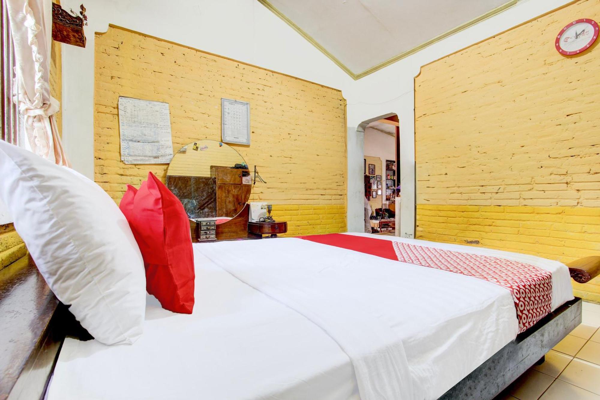 Oyo 94000 Omah Citra Genia Homestay Ngaglik Eksteriør billede